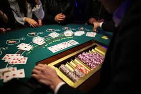 Meja permainan Texas Hold'em Bonus dengan dealer langsung di ora78